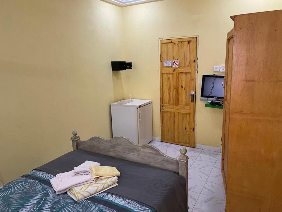 Bed and Breakfast The Compound Bijilo Экстерьер фото